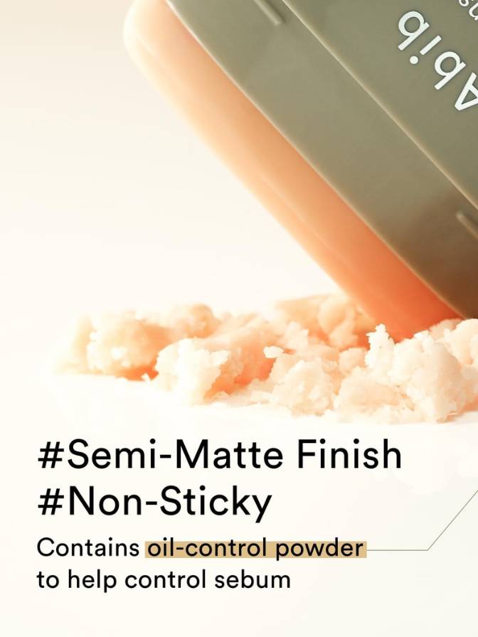 Product with text highlighting semi-matte finish, non-sticky texture, and oil-control powder features.