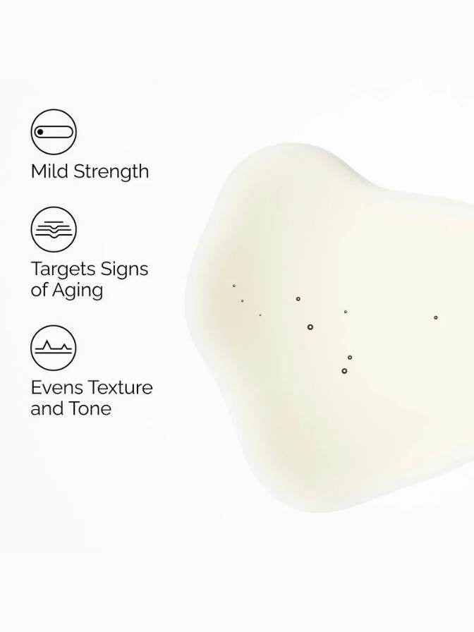 Cosmetic product with text indicating its benefits on a white background